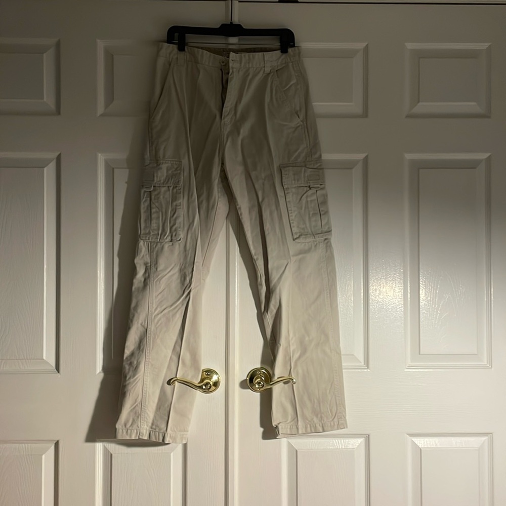 Plugg cream cargos